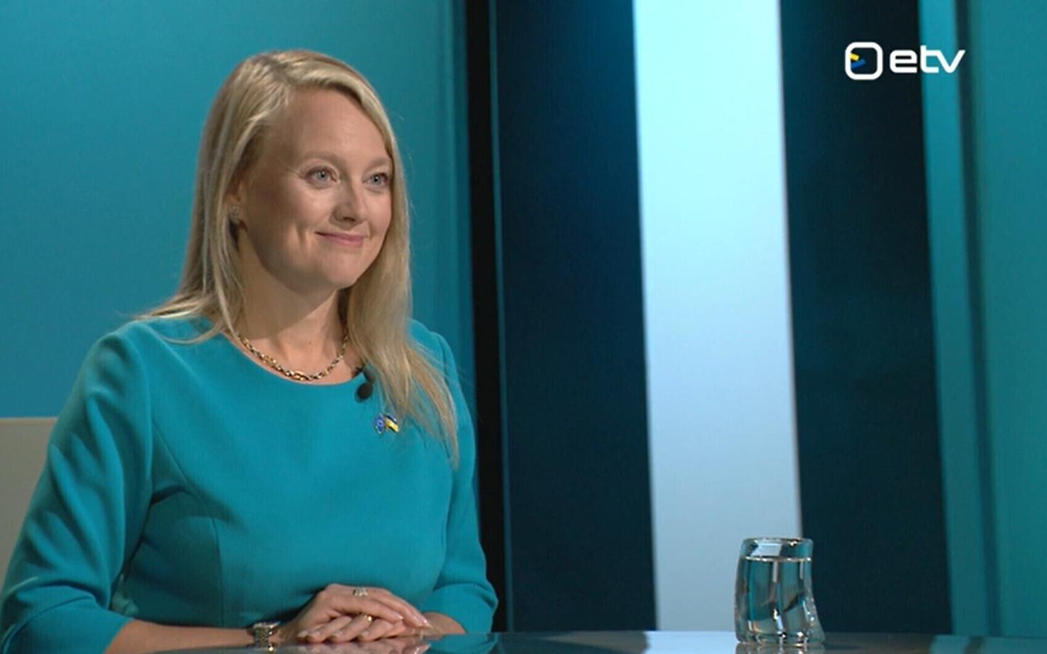 Вивиан Лоонела.