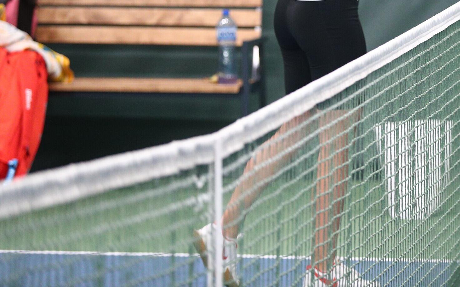 Теннисный корт.