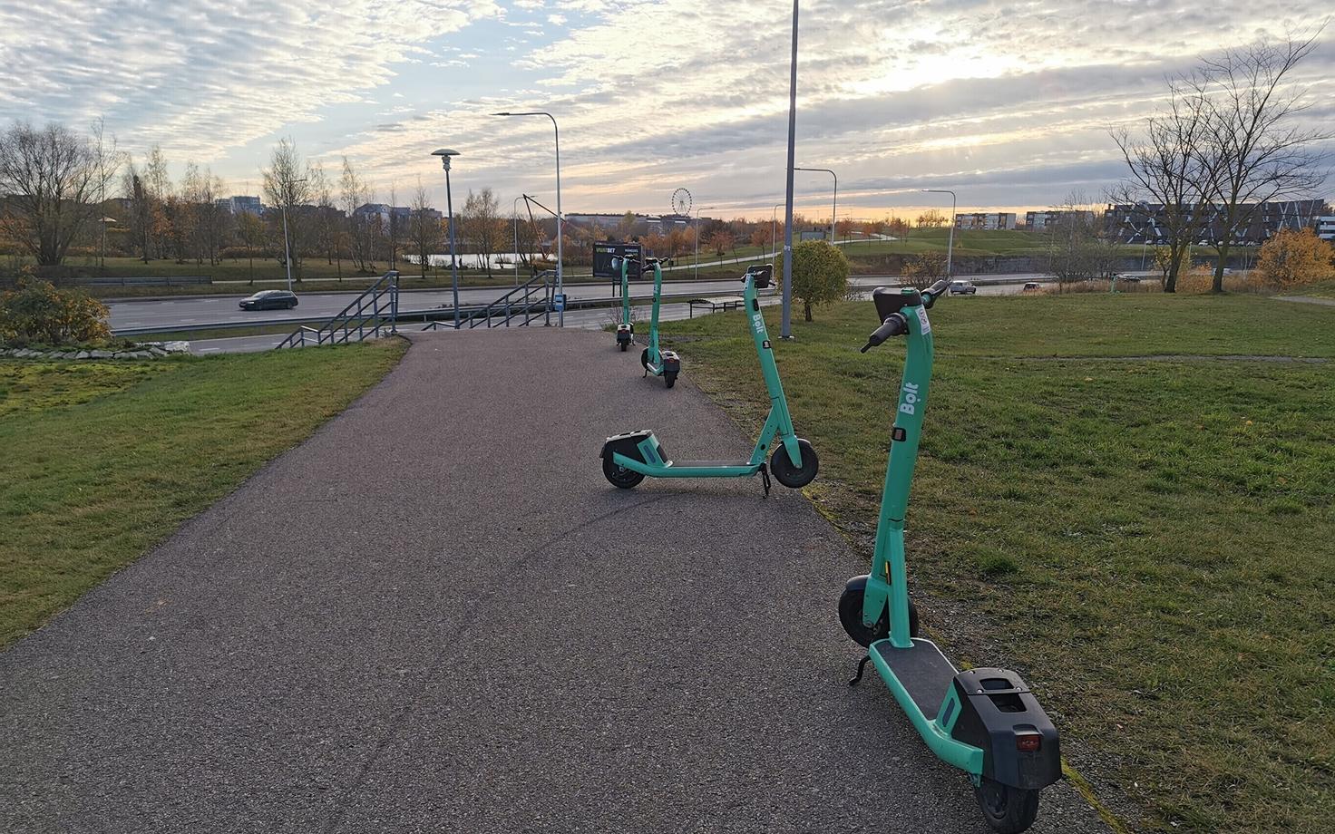 Электросамокаты.