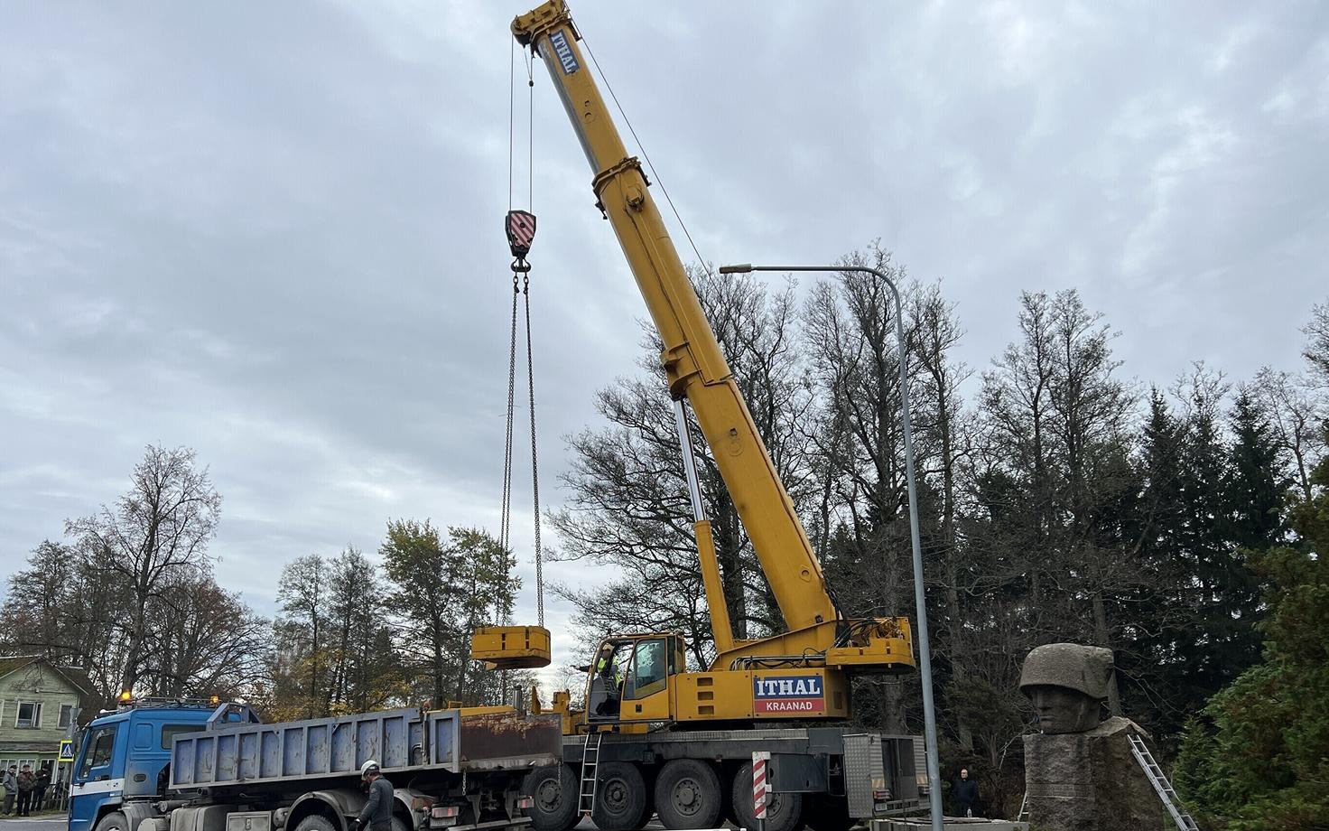 Soviet-era monument in Estonia under removal (photo is illustrative, in this case the monument in question was situated on Hiiumaa).