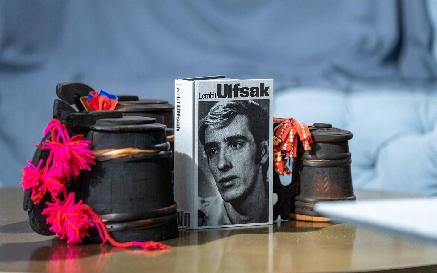 Биография, опубликованная к 75-летию актера и режиссера, оказалась вне конкуренции.