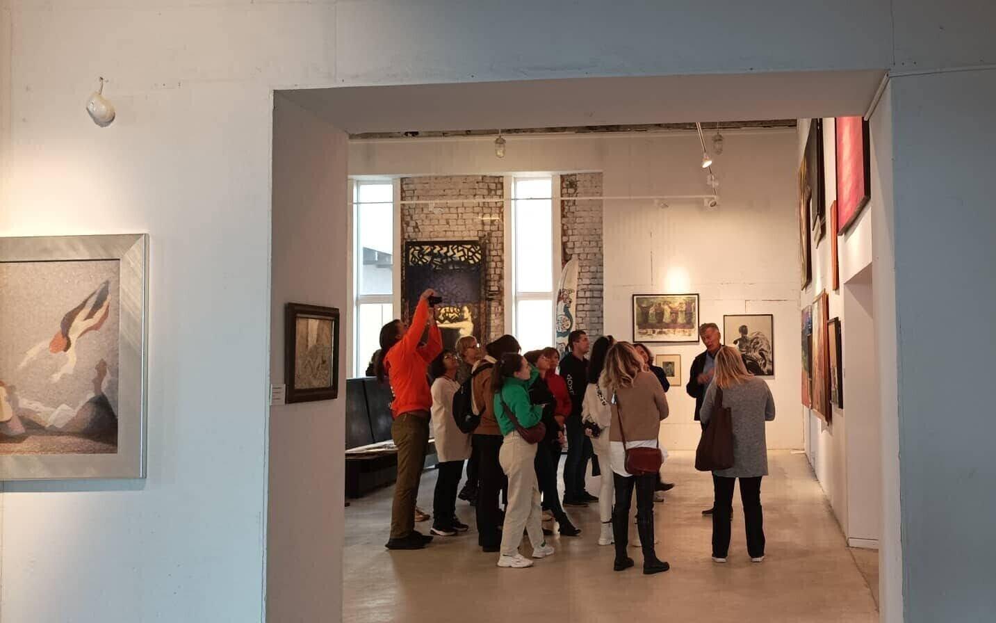 Recently arrived foreigners participating in an Estonian state-organized cultural program in Viinistu.