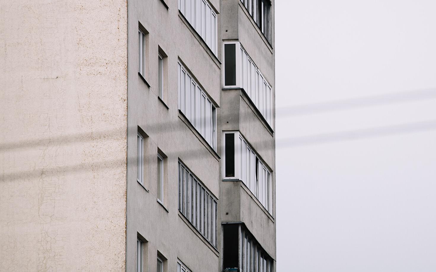 Многоквартирный дом. Иллюстративная фотография.