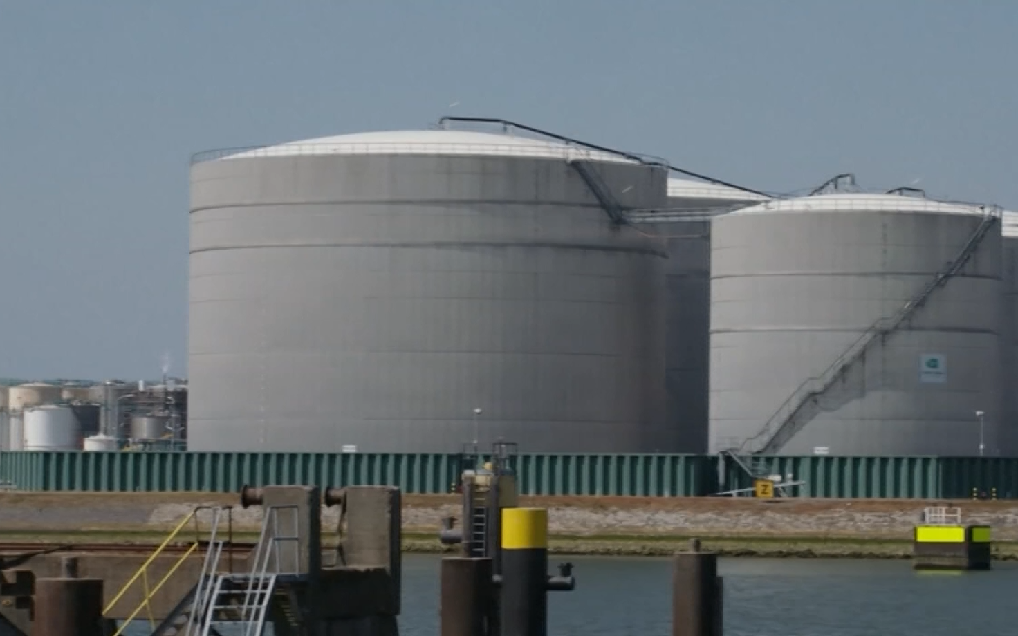 Нефть. Иллюстративная фотография.