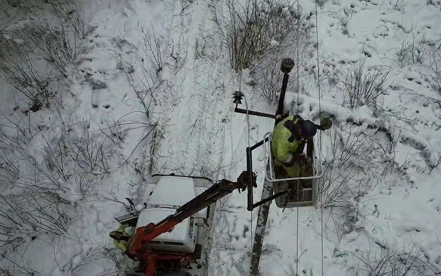 Ремонт линий электропередачи на Сааремаа.