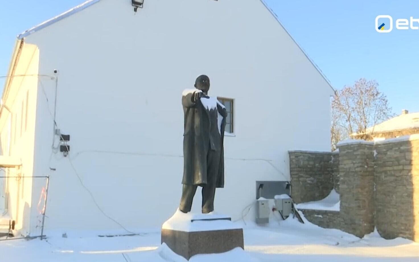 Vladimir Lenini monument Narvas.