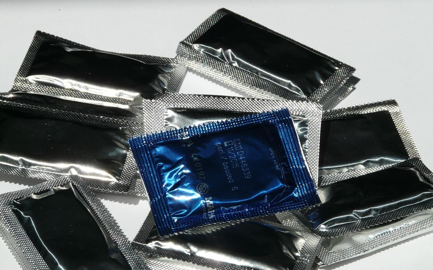 Презервативы.