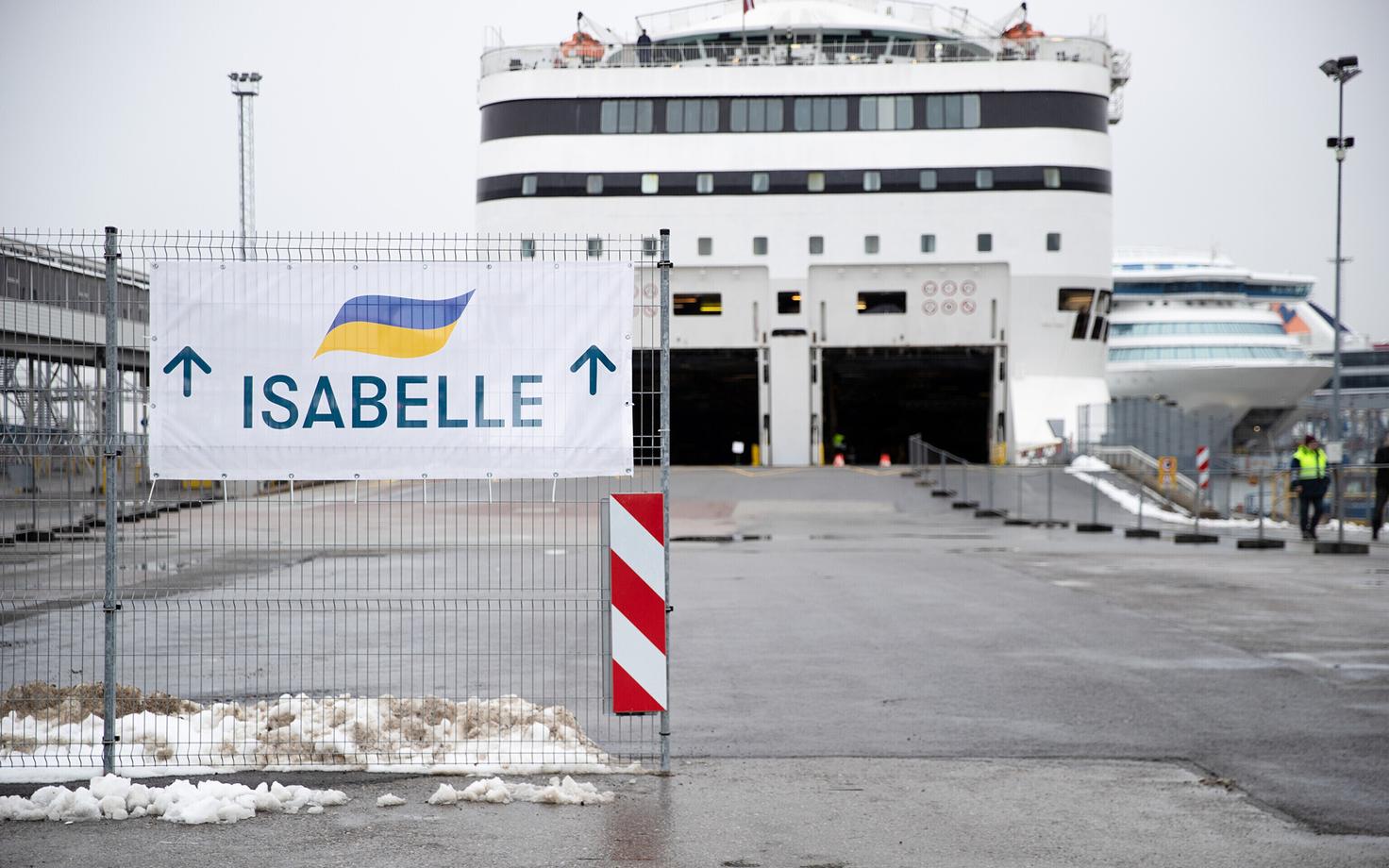 Пункт размещения украинских беженцев на пароме Isabelle.