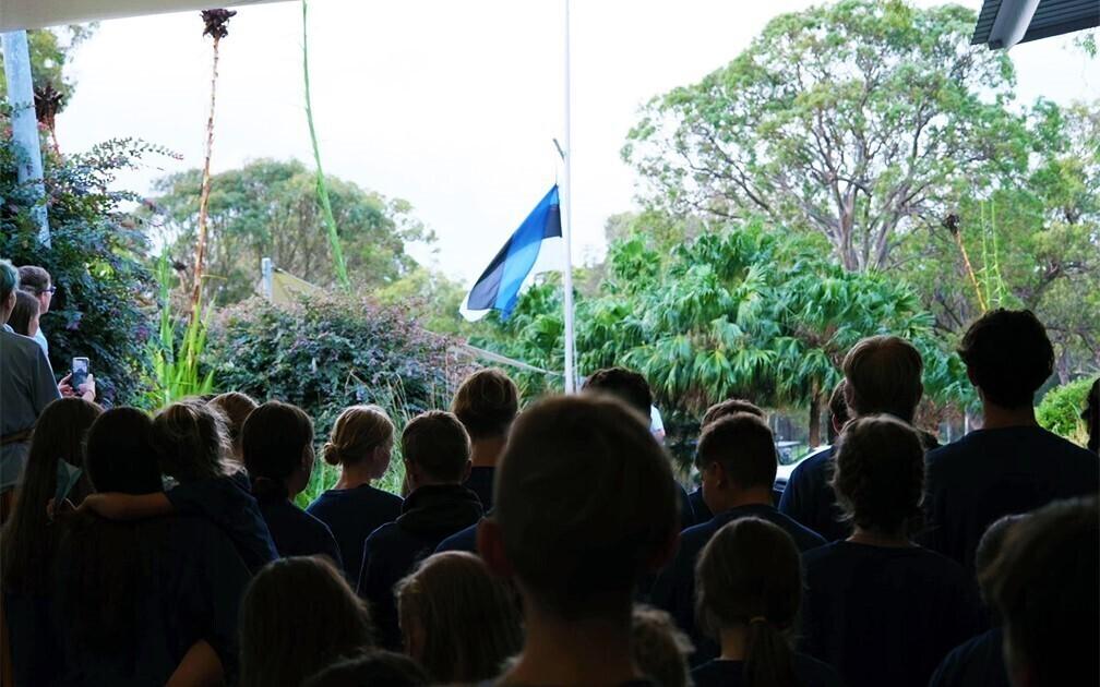 Raising the Estonian flag at Sõrve Estonian Children's Summer Camp in Austraila (January 2023)