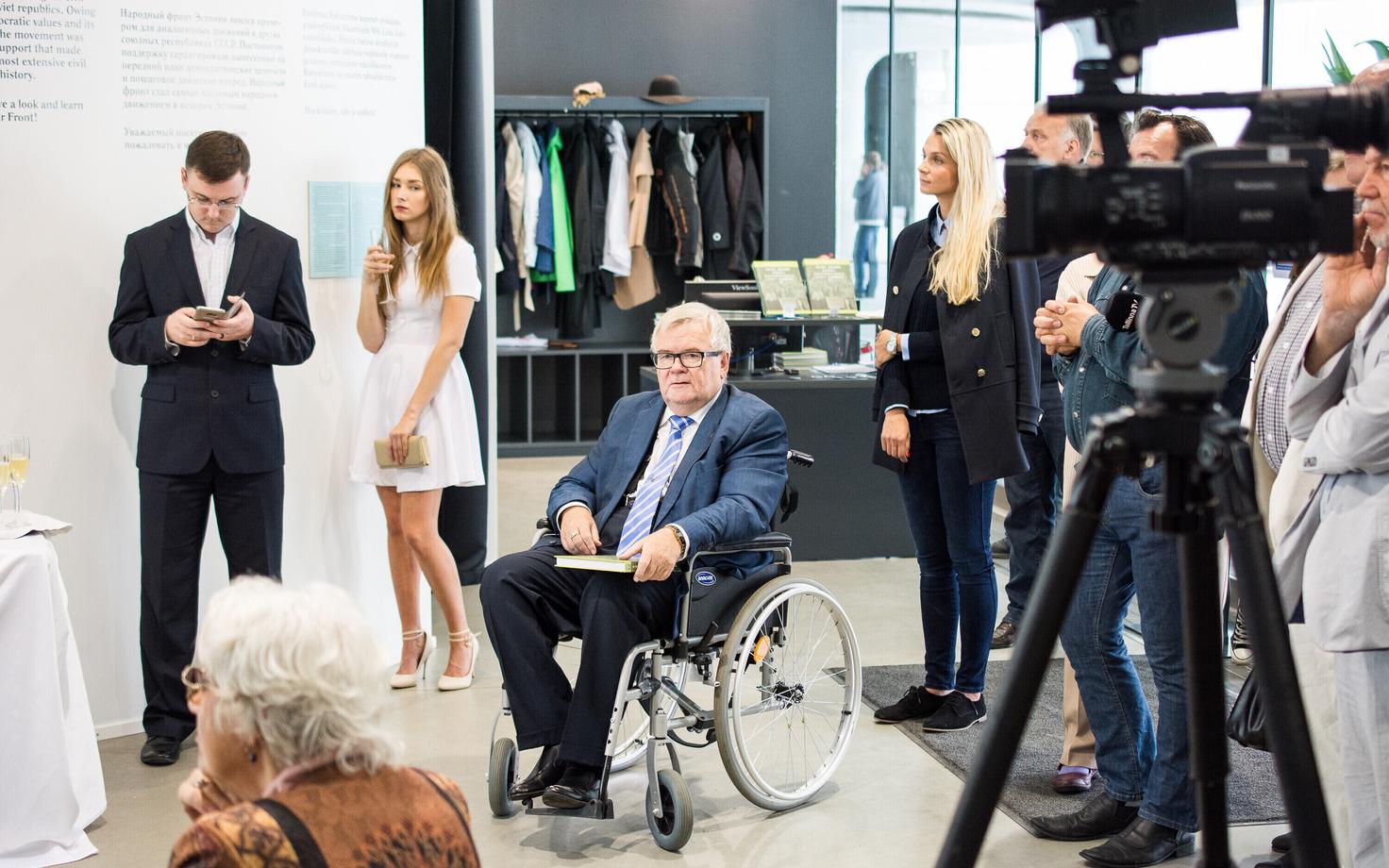 Edgar Savisaar raamatu