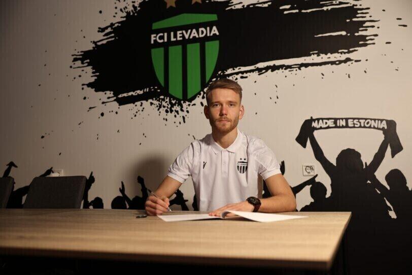 Хенри Вялья.