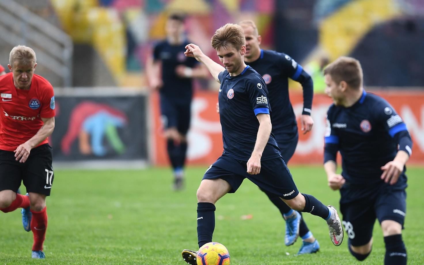 Павел Дымов (в центре) был одним из лидеров