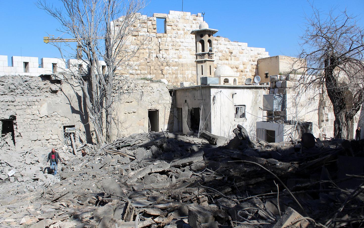 Последствия удара по Дамаску в ночь на 19 февраля.