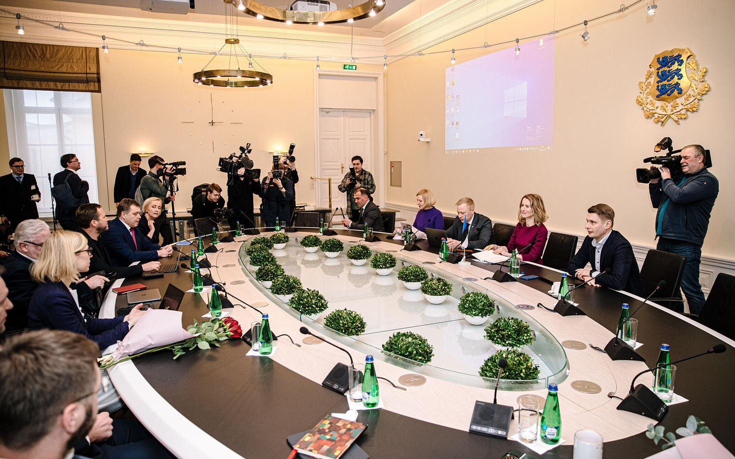 Coalition negotiations between Reform, SDE and Eesti 200 started at Stenbock House on March 8, 2023.