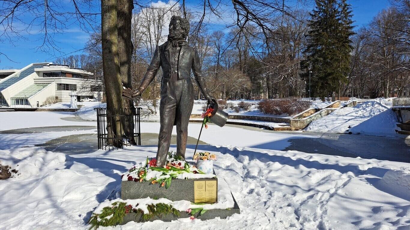Памятник Александру Пушкину в Риге.