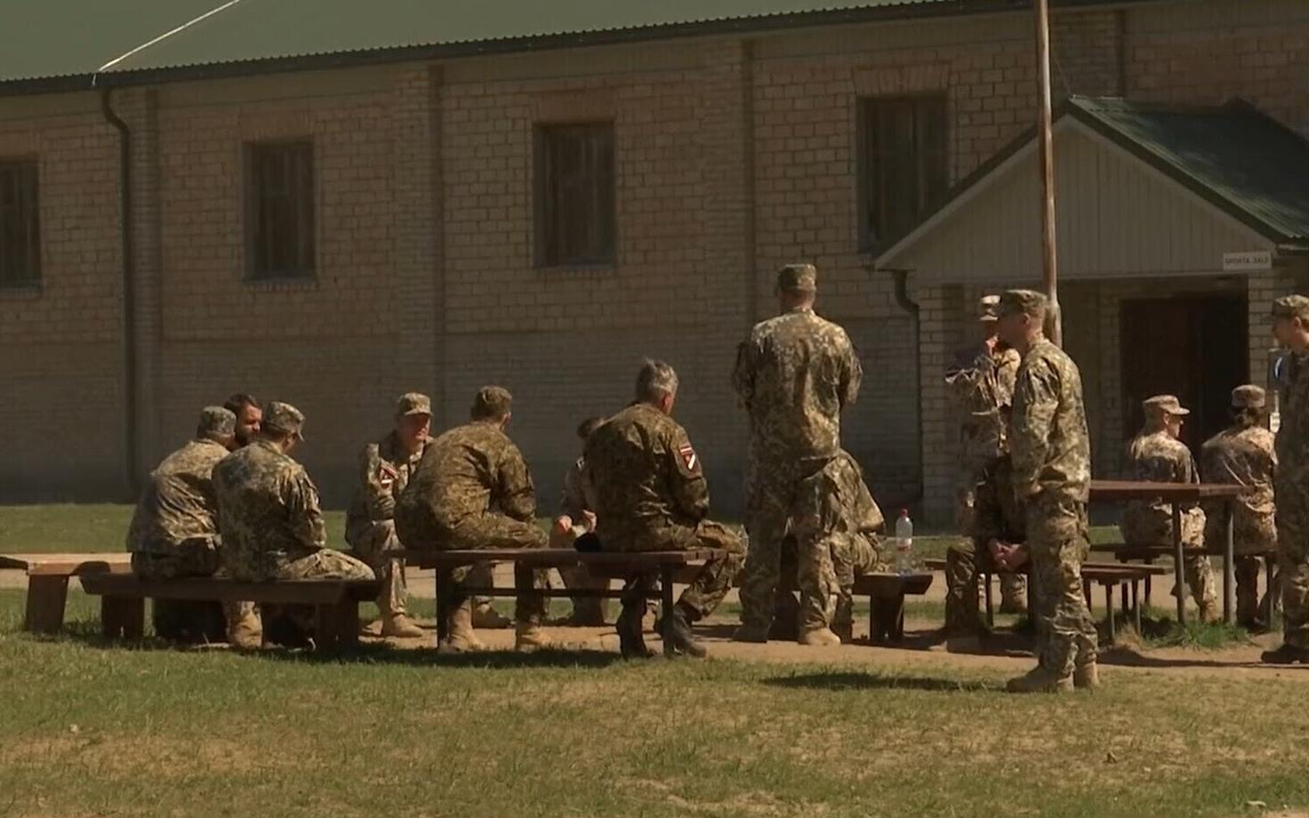 Служащие Сил обороны Латвии.