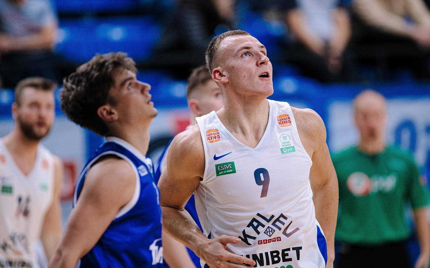 Артур Конончук (номер 9) проводит хороший сезон.