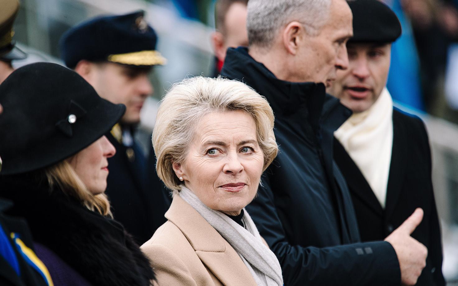 Урсула фон дер Ляйен на военном параде в Таллинне 24 февраля 2023 года.