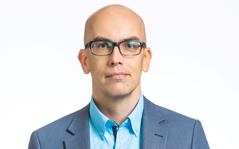 Индрек Саар.