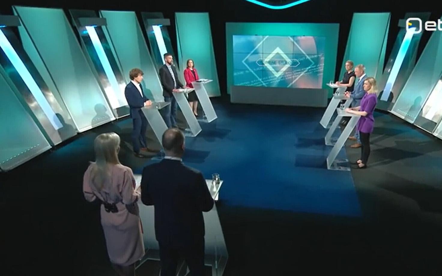 Дискуссия политиков.