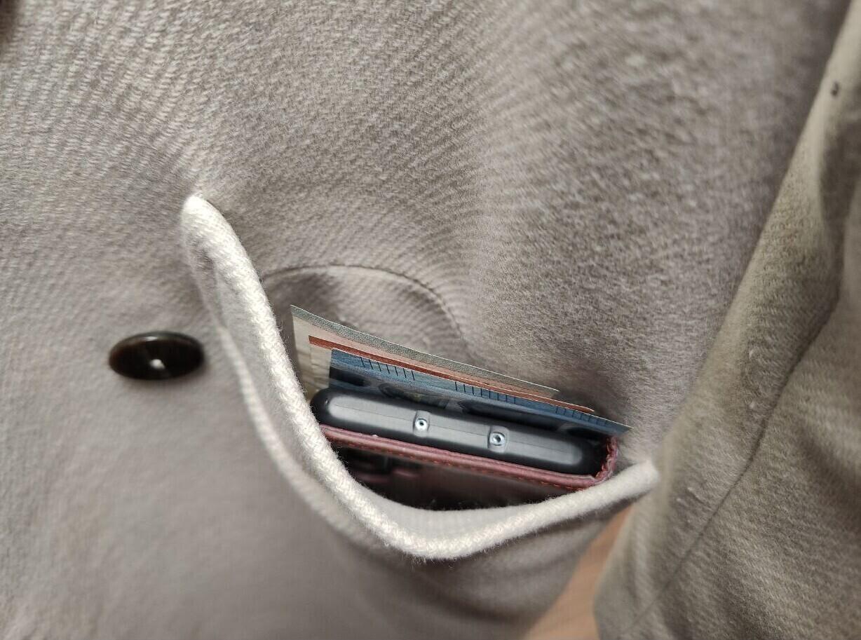 Пальто. Иллюстративная фотография.