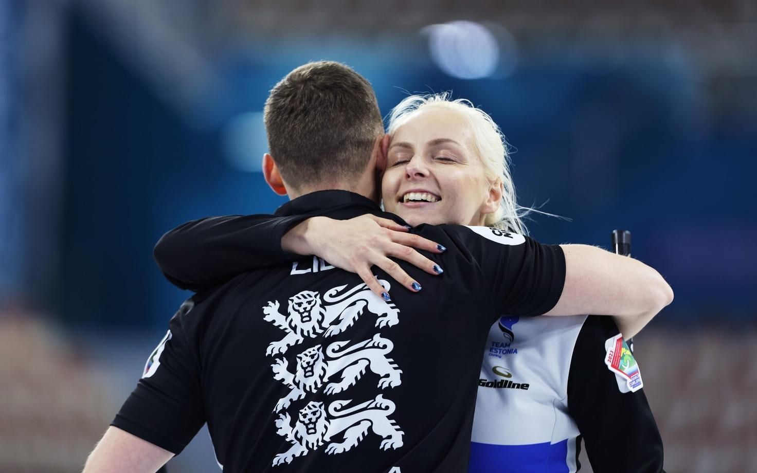 Harri Lill and Marie Kaldvee at the 2023 World Mixed Doubles Curling Championship in Gangneung.