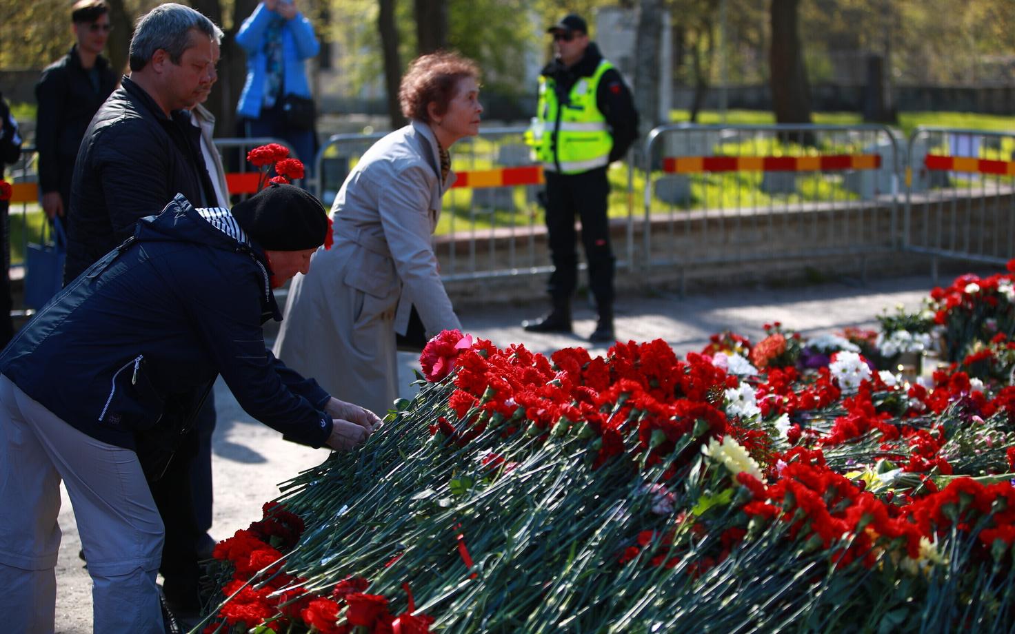 May 9 at the Defense Forces Cemetery in Tallinn.