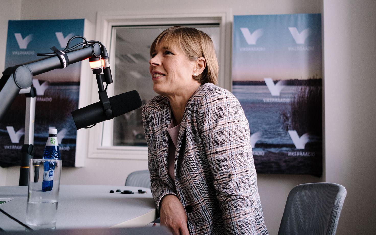 Керсти Кальюлайд в студии Vikerraadio.