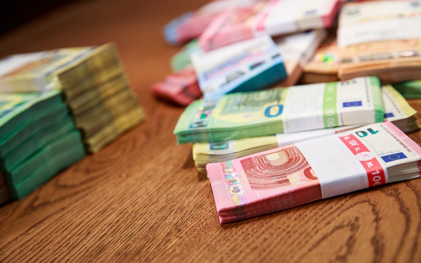 Деньги. Иллюстративная фотография.