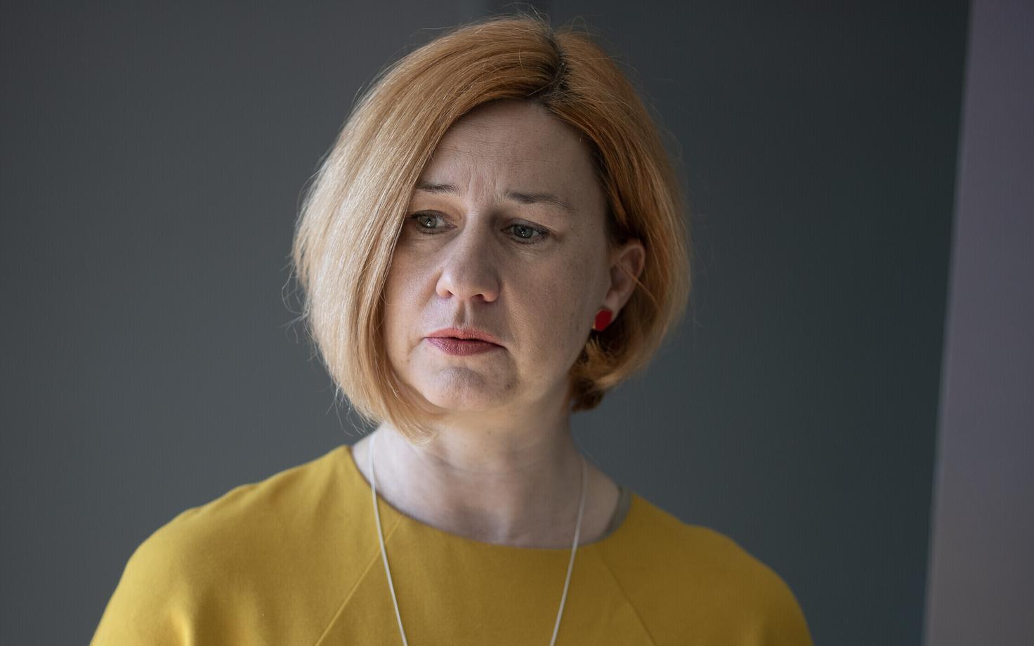 Лавли Перлинг.