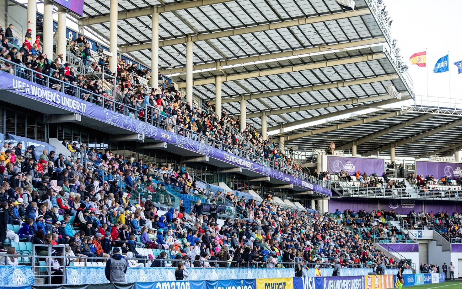 Финальный матч ЧЕ по футболу среди девушек на