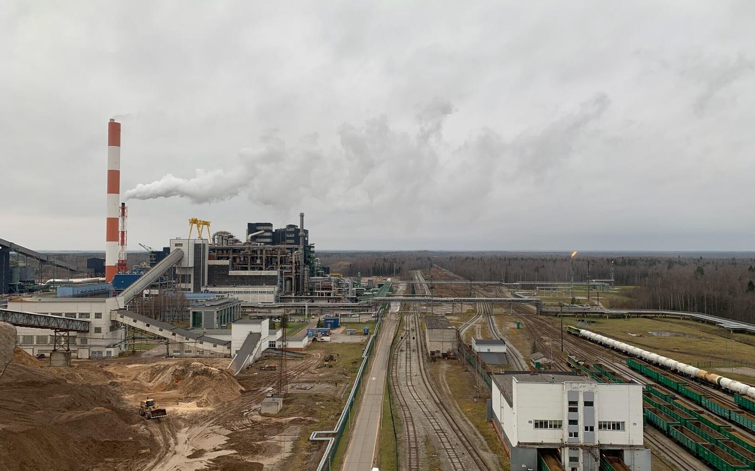 Enefit oil-shale burning power station at Auvere, just west of Narva.