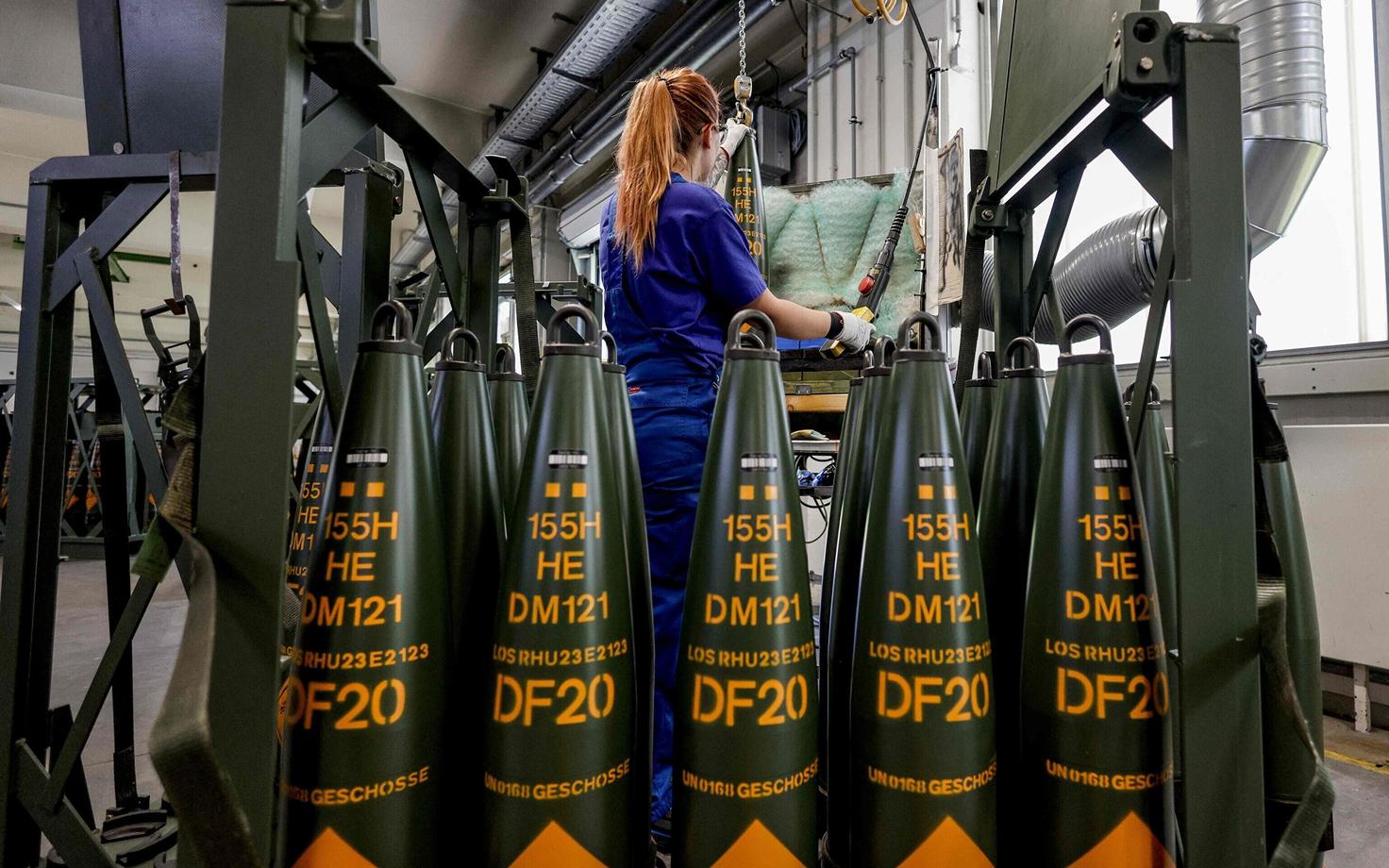 Производство снарядов калибра 155 мм в концерне Rheinmetall.