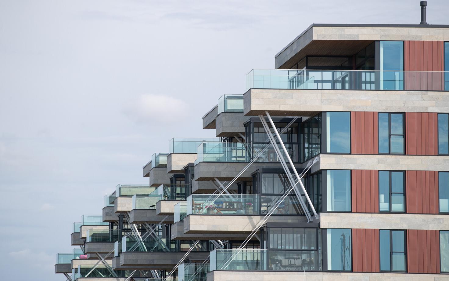 Подавляющее большинство опрошенных не планирует никаких сделок с недвижимостью.