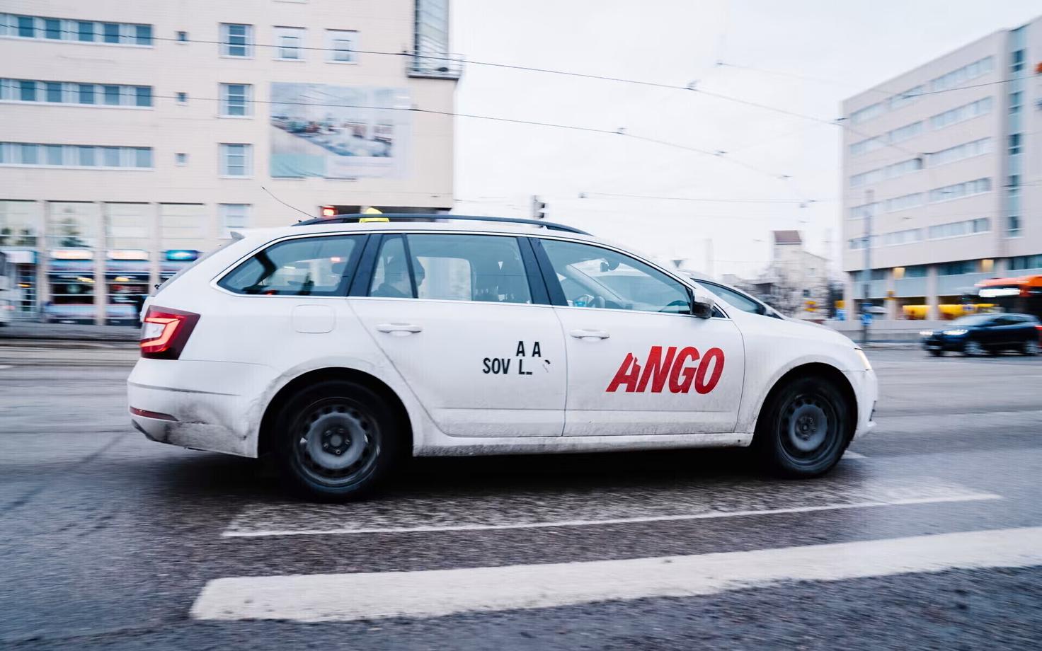 Служба такси Yango.