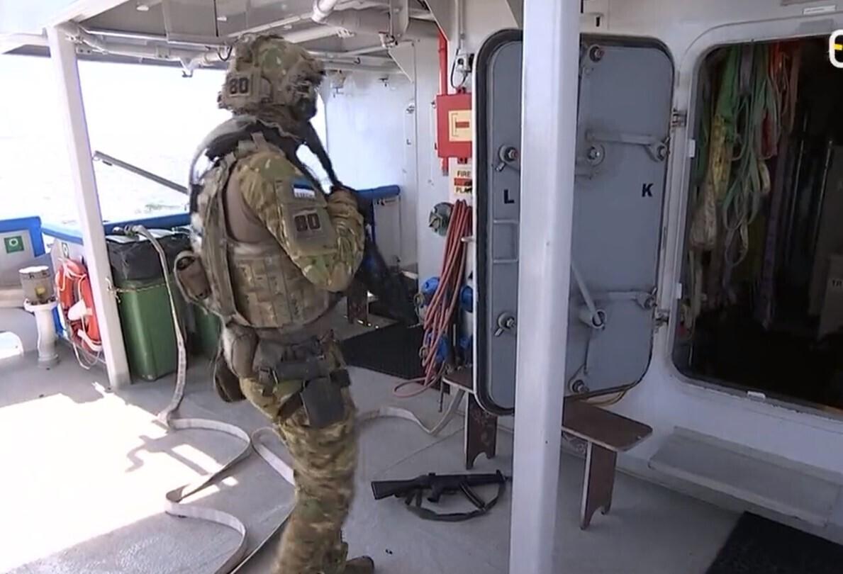Joint PPA-Navy maritime counter-terrorism exercise in progress.