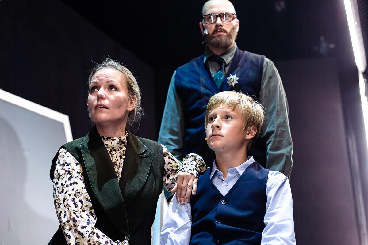 Фрагмент спектакля