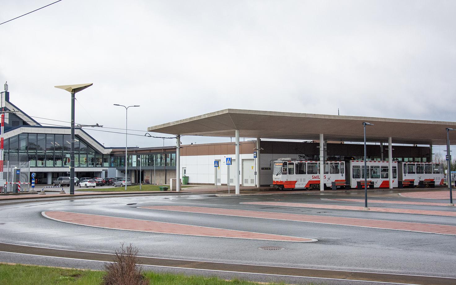The number 4 tram terminating at Tallinn Airport.