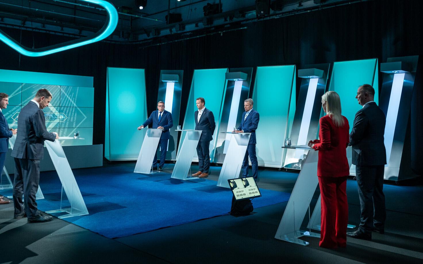 Дебаты лидеров парламентских партий в передаче Esimene Stuudio.