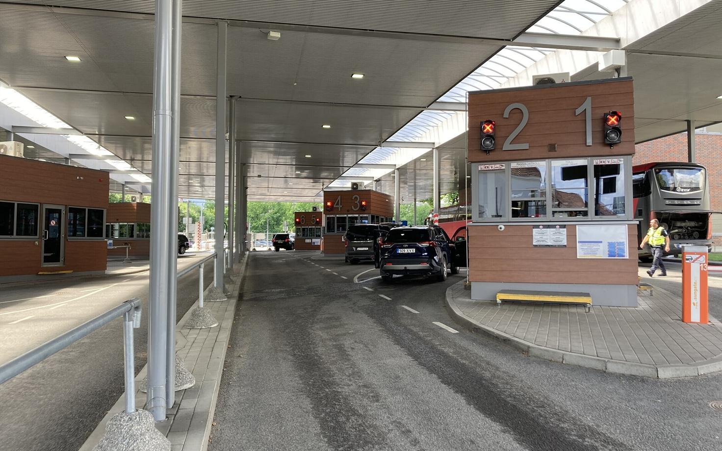 Пограничный пункт в Нарве, 2022 год.