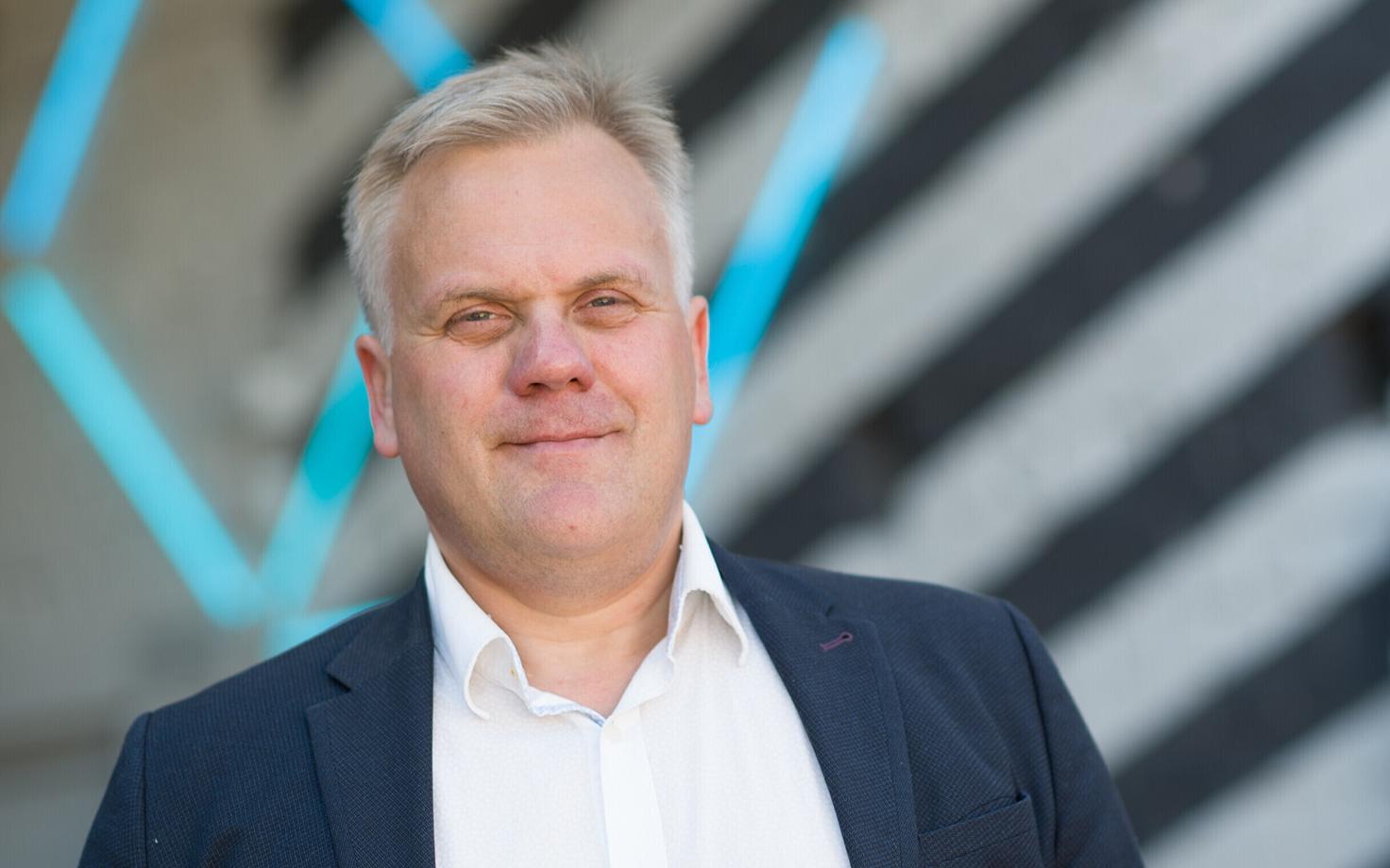 Кейт Каземетс.