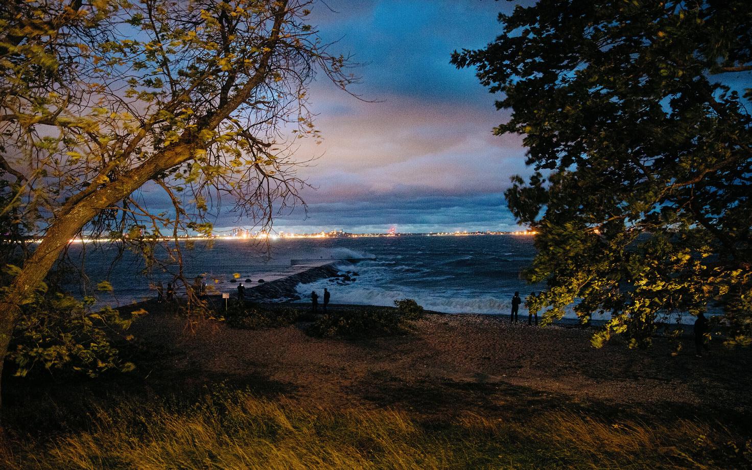 Шторм на берегу Таллиннского залива в субботу вечером.