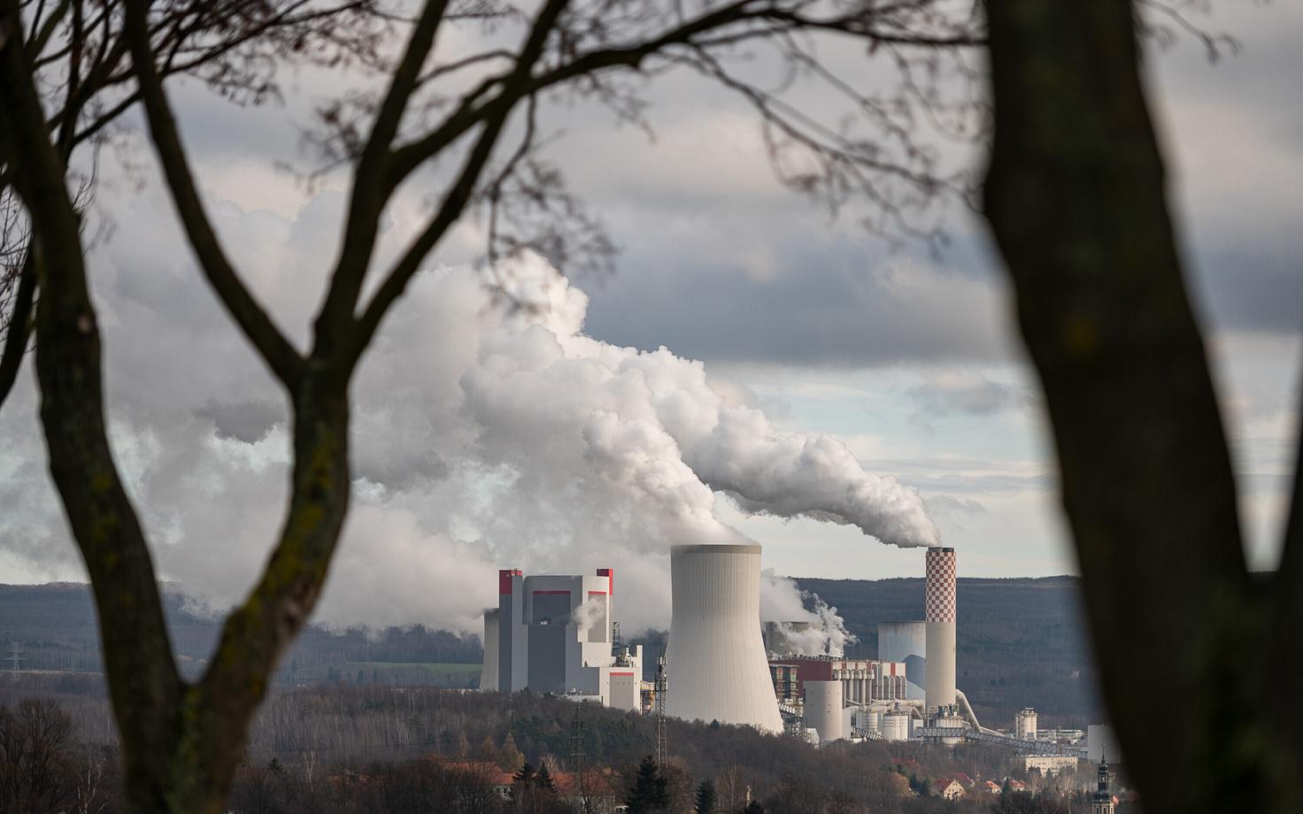 Угольная электростанция в Турове, Польша.