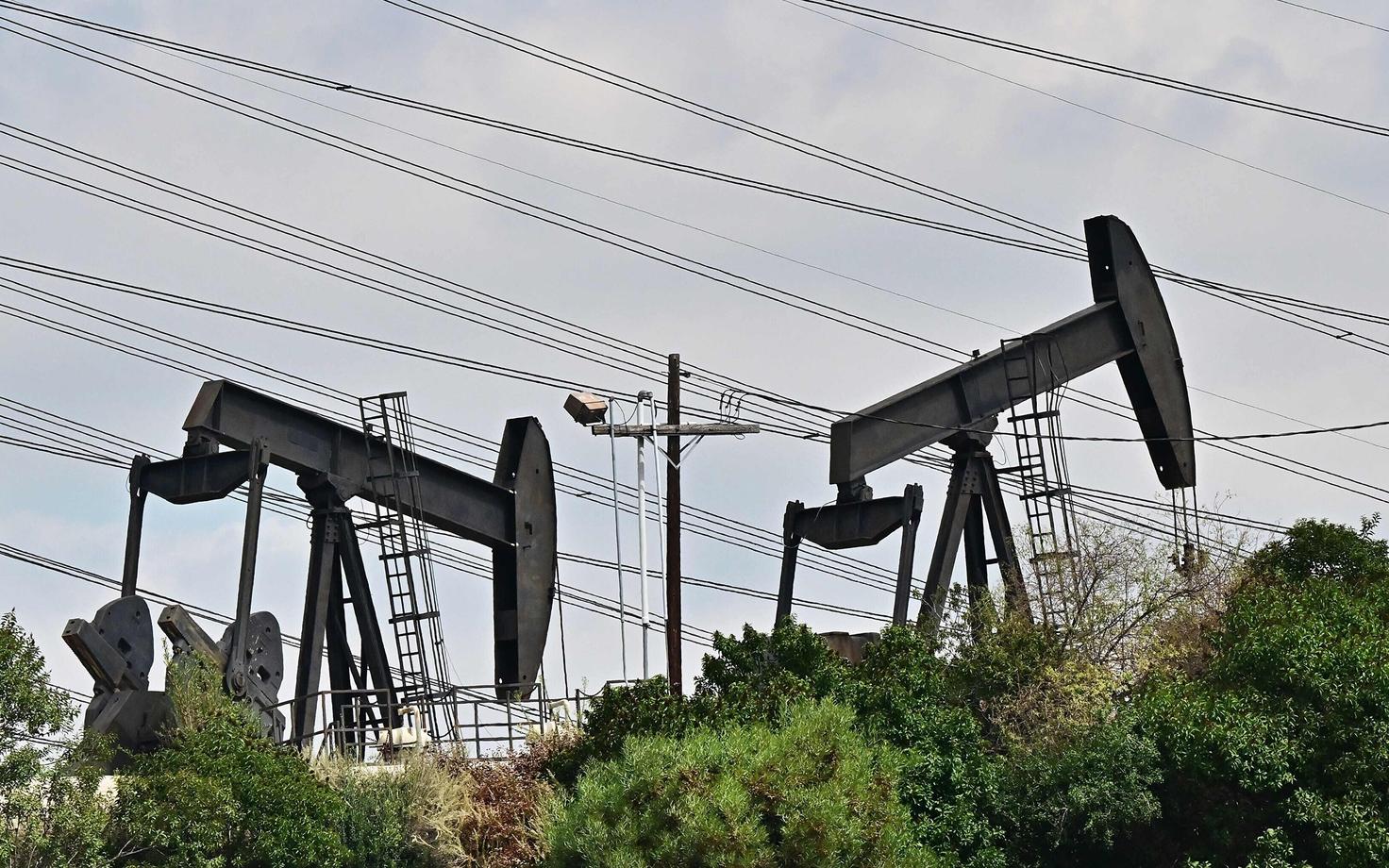 Добыча нефти в Калифорнии (США).