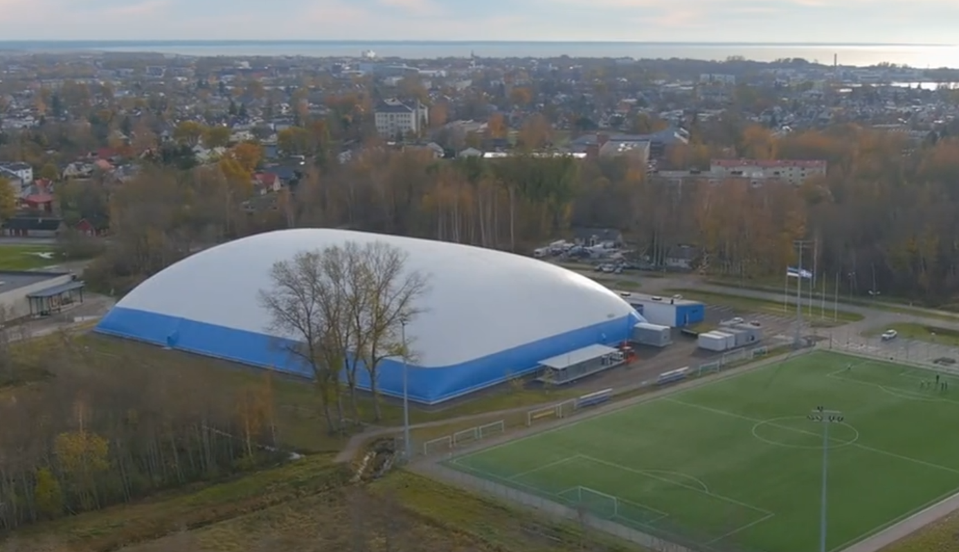 Пярнуский футбольный холл.