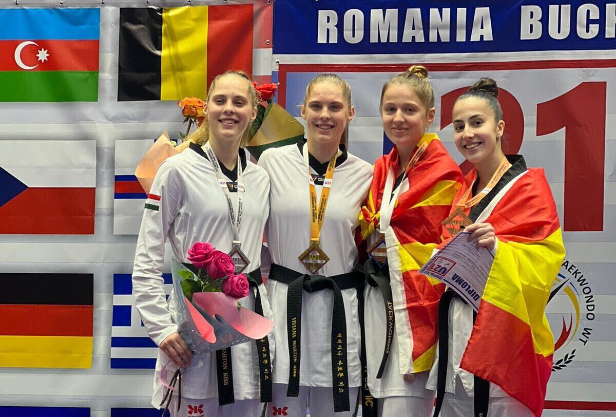 Luana (vasakpoolne) ja Viviana Marton taekwondo U-21 EM-i pjedestaalil