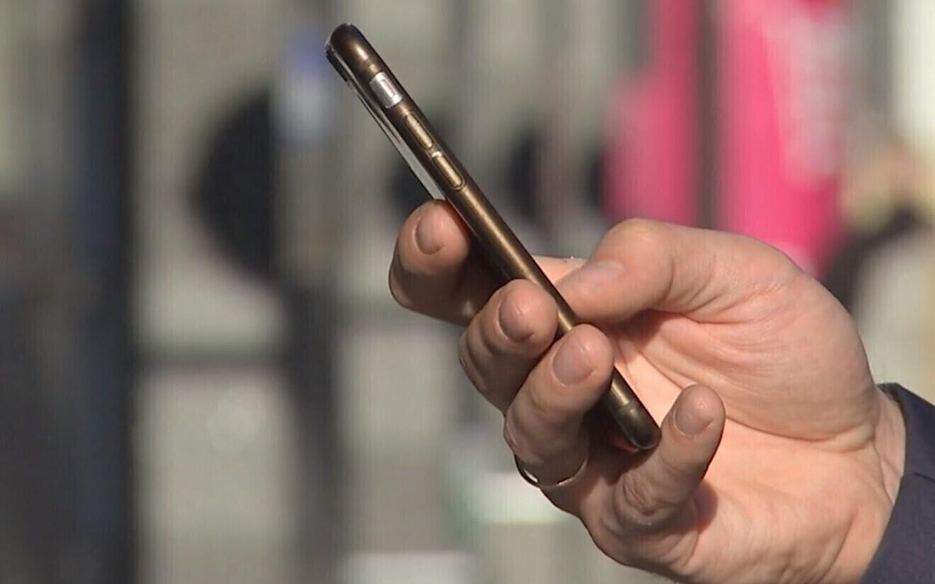 Мобильный телефон. Иллюстративная фотография.