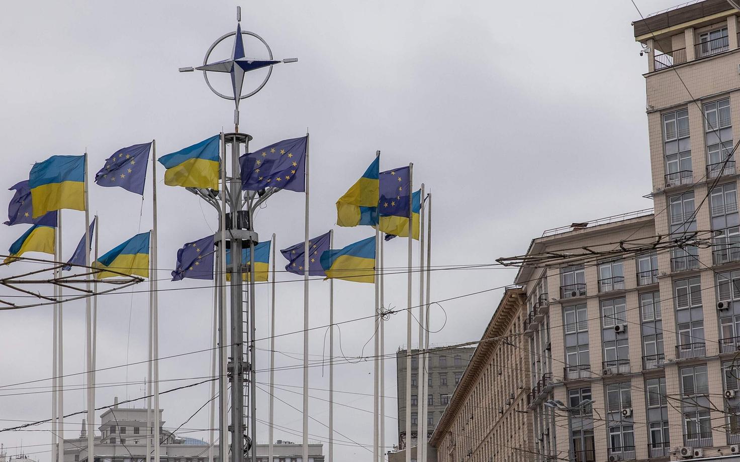 Ukraina ja Euroopa Liidu lipud Kiievis.