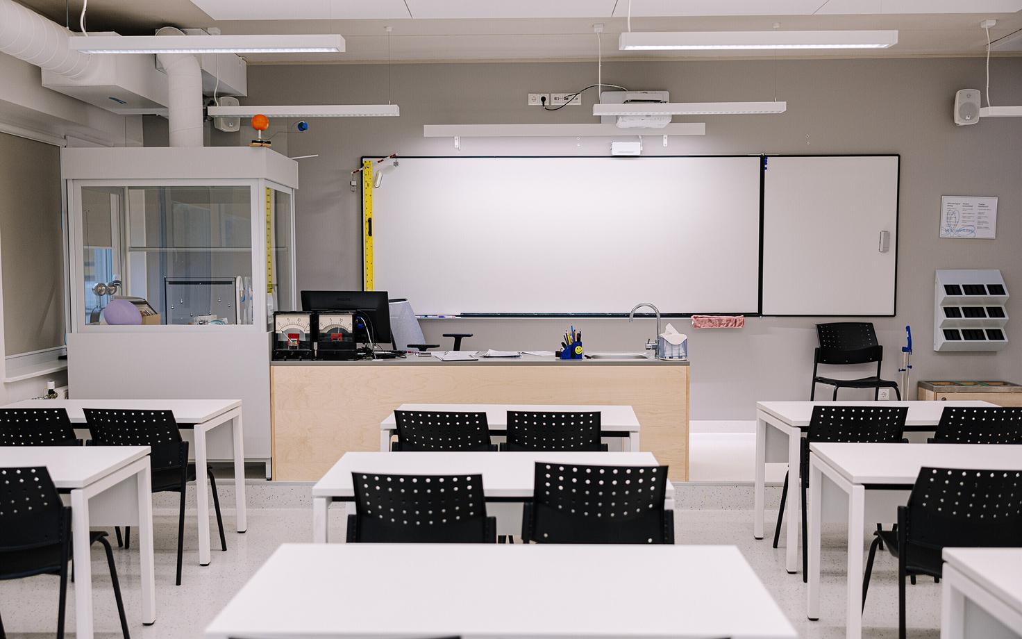 Школа. Иллюстративная фотография.