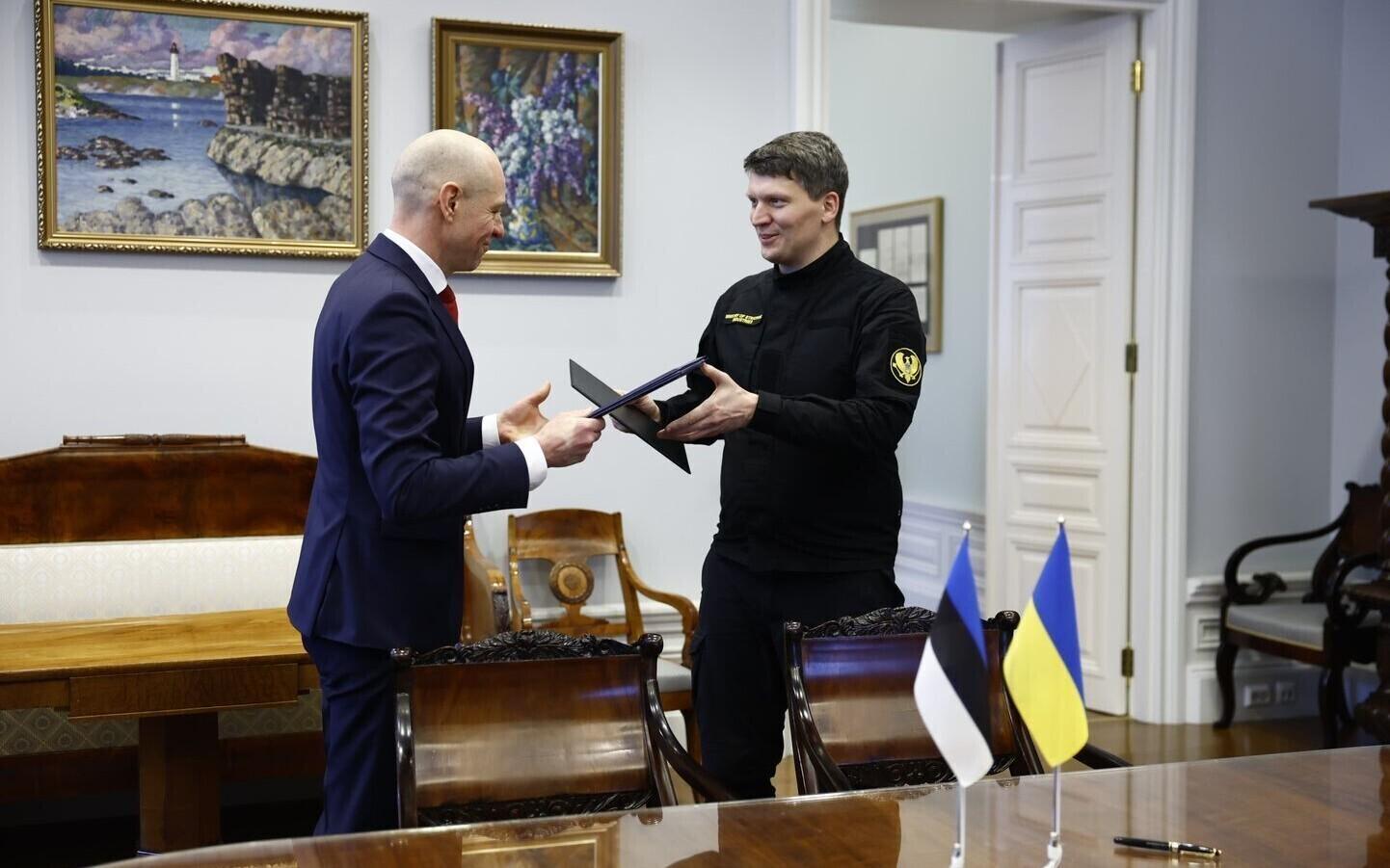 EKTL supervisory board chair Taavi Veskimägi and Ukrainian Deputy Minister of Strategic Industries Sergiy Boyev signed the cooperation agreement in Tallinn on Thursday. January 11, 2024.